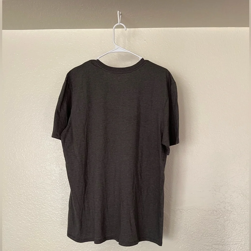 Nike Tee Gray with Red - Picture 2 of 3